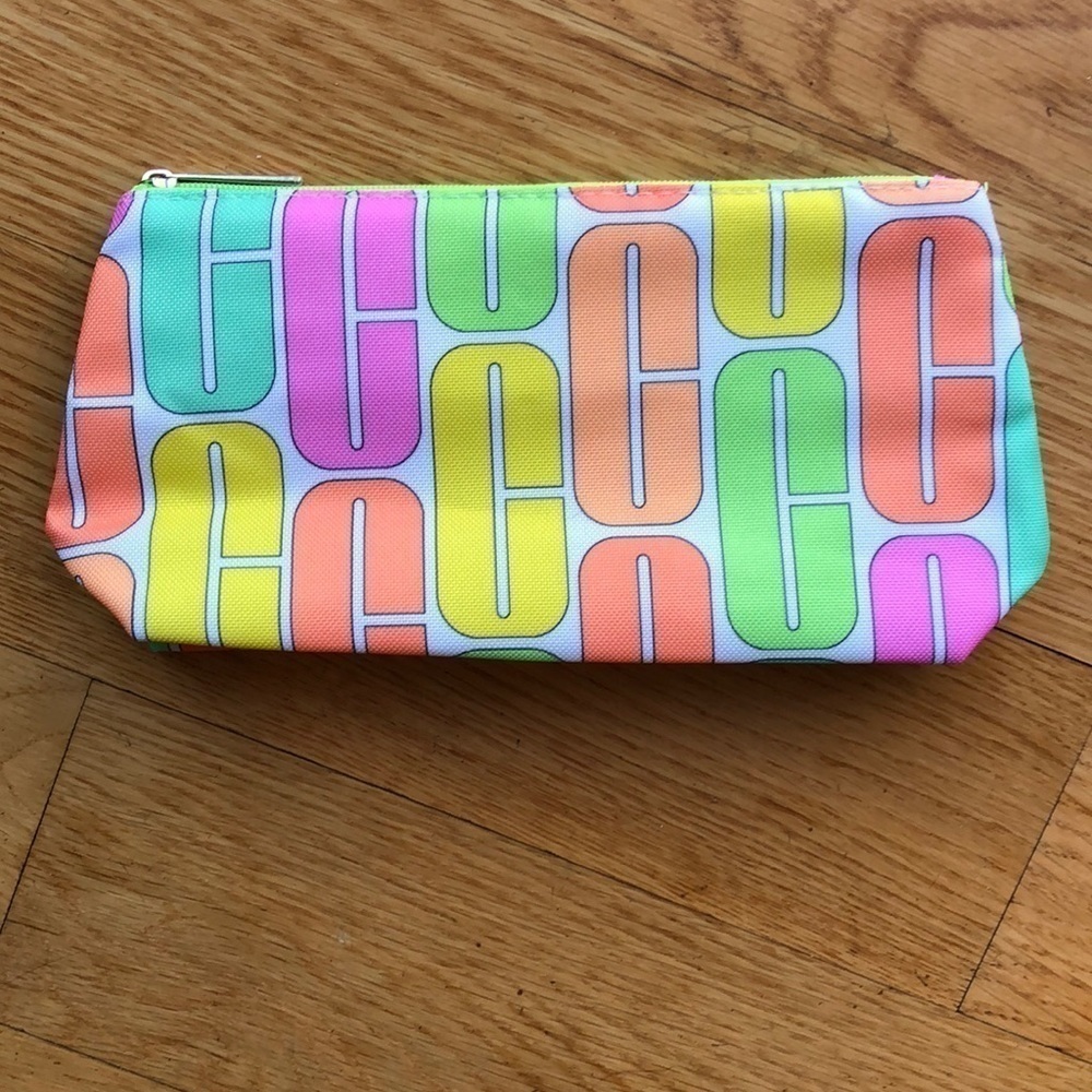 Clinique Pouch
